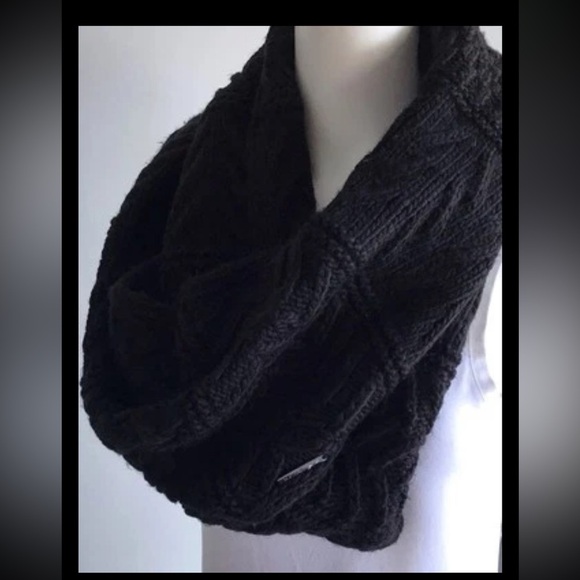 NWT MICHAEL Michael Kors Womens Patchwork Knit Infinity Loop Scarf Black - Picture 4 of 15